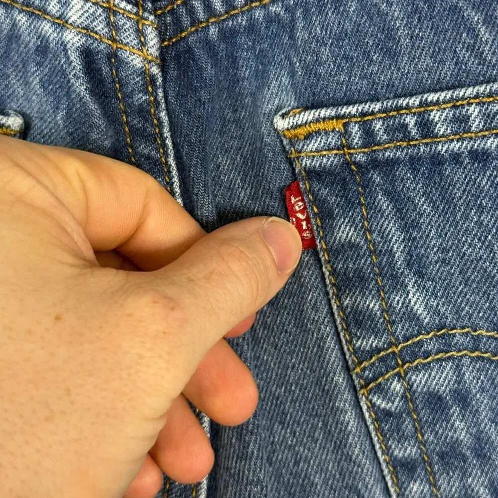 Levis excellent used